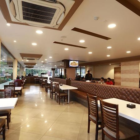 As Airport Inn Kochi Buitenkant foto